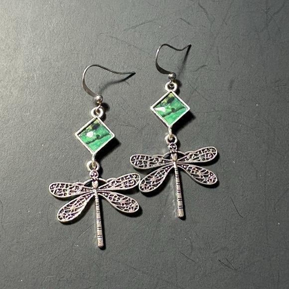 Dragonfly Dangle Earrings Silver Tone Green Square Inset Boho Fairy Nature Folk - Picture 2 of 6